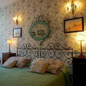 Arco Dei Tolomei Bed and breakfast