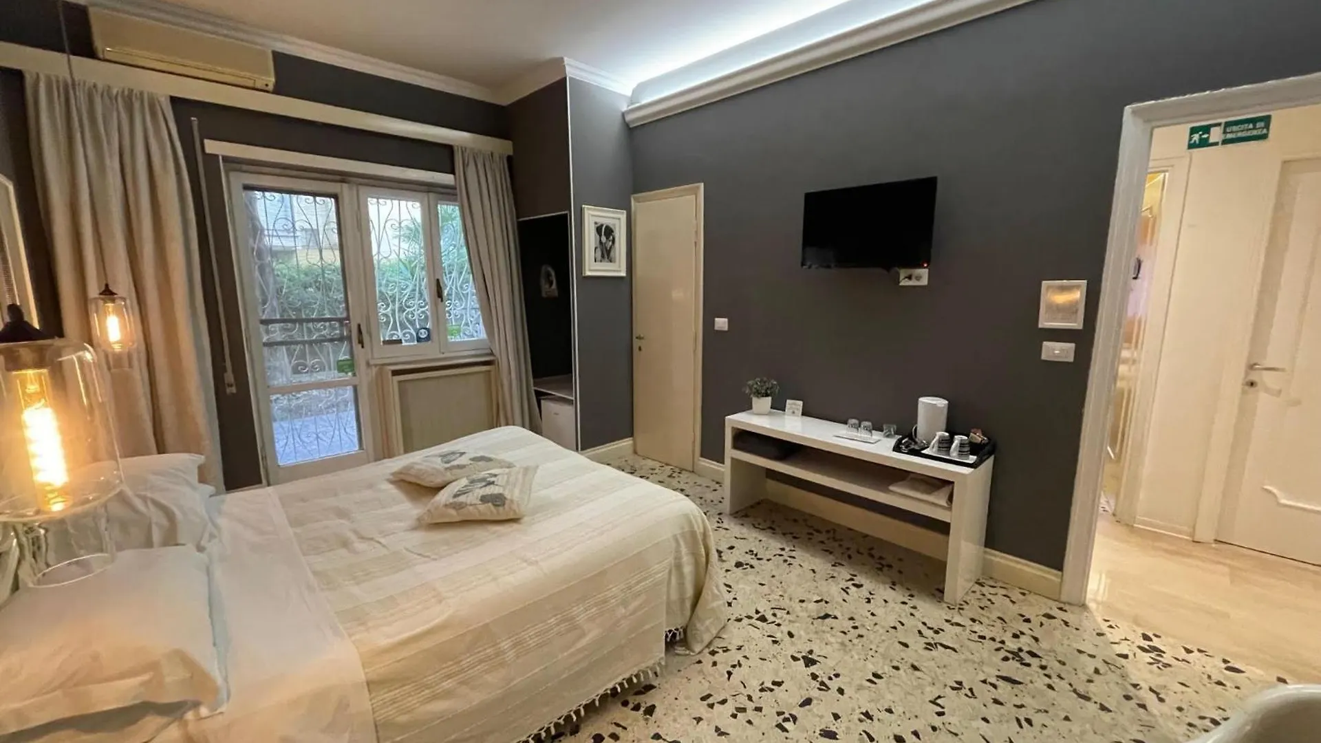 B&B Tiburtina Garden Roma 2*,